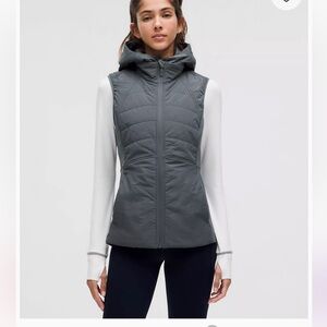 EUC! Lululemon another mile vest in BLACK